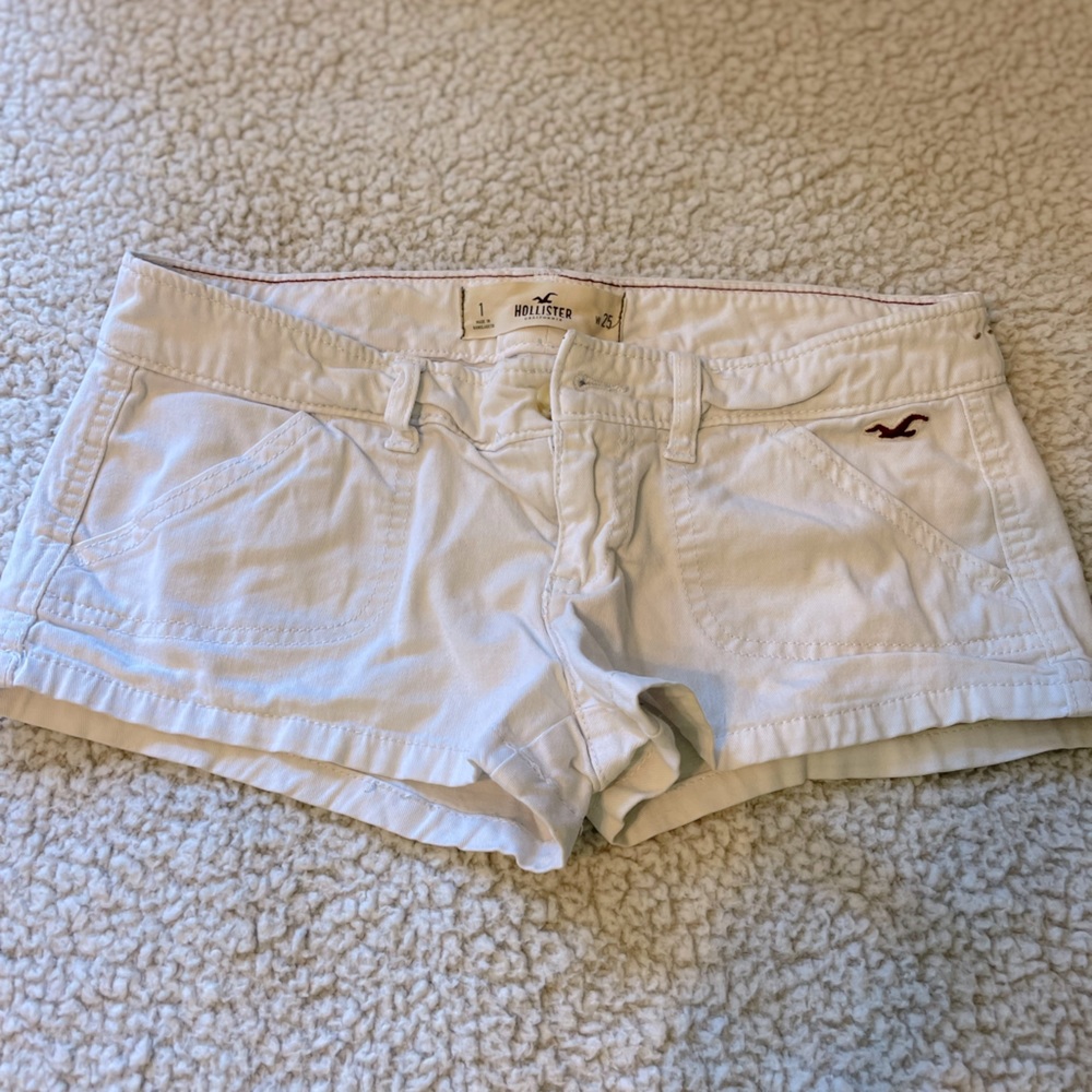 WHITE SHORTS